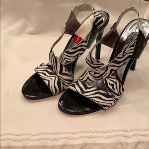 NWT CARLOS ZEBRA PRINT HEELS sz 9